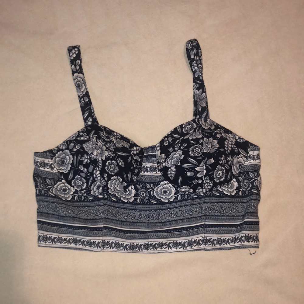 American Eagle crop top